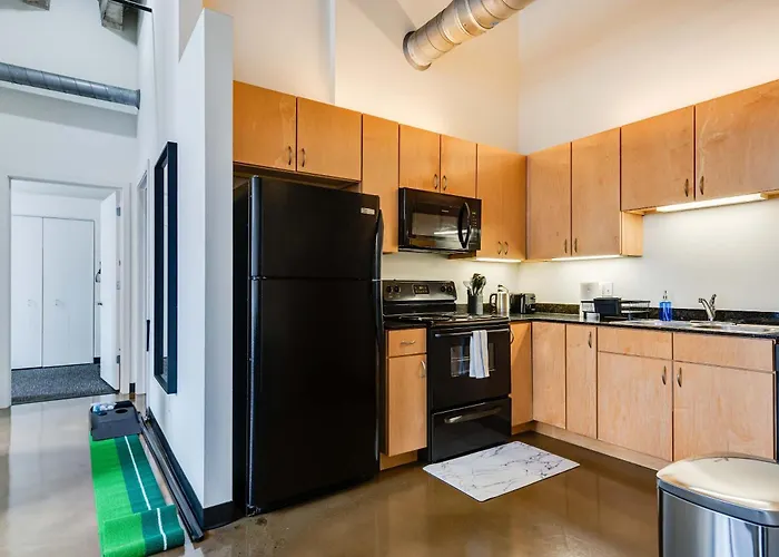 West Loop - Views With In & Out Parking 3 Apartment Chicago