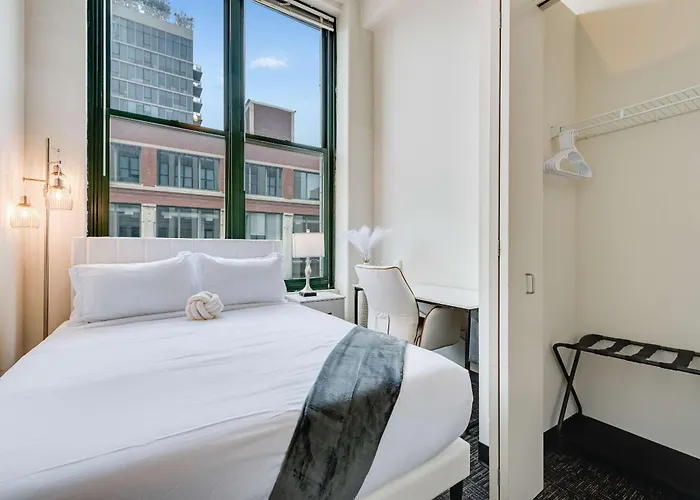 West Loop - Views With In & Out Parking 3 *