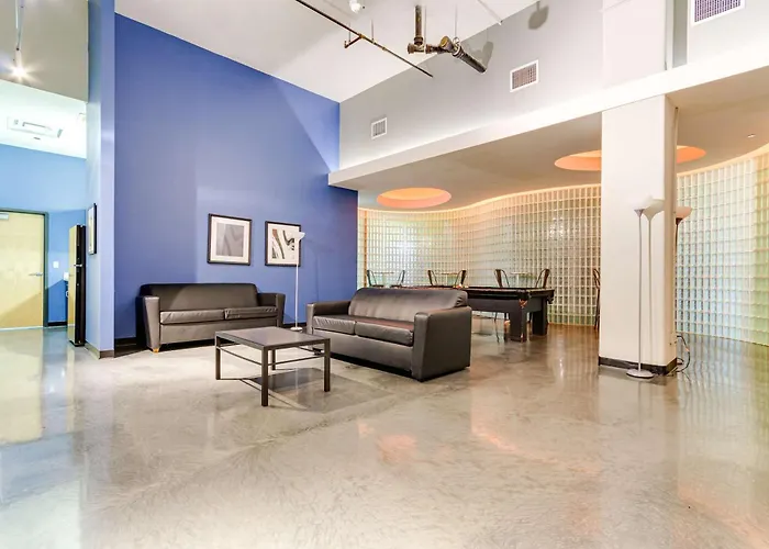 West Loop - Views With In & Out Parking 3 *